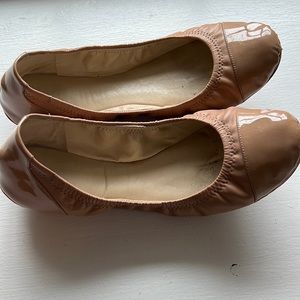 Ballet flats